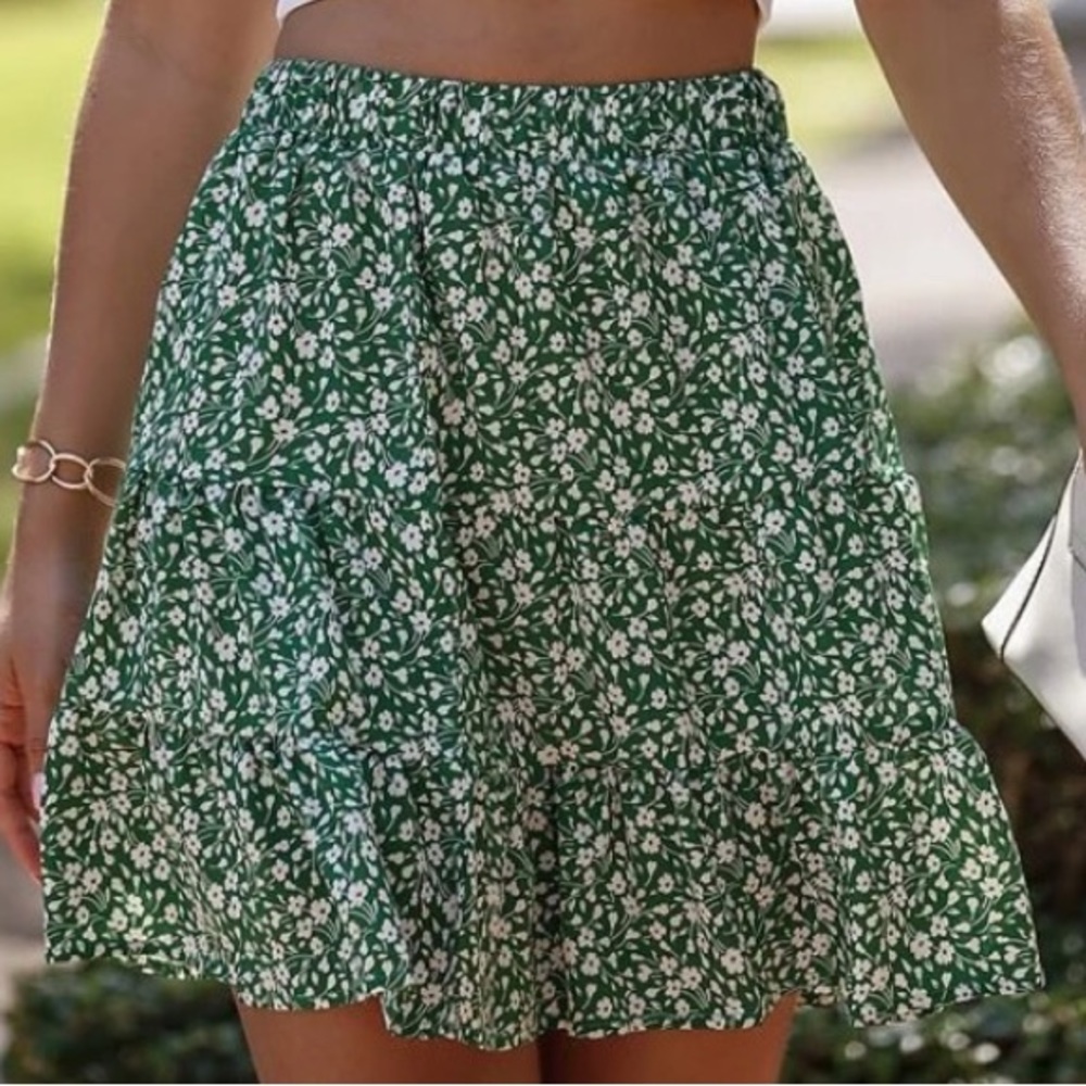 All over floral print ruffle hem skirt